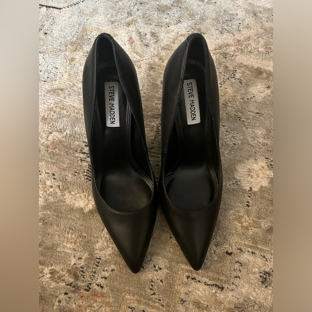 Steve Madden heels in perfect condition